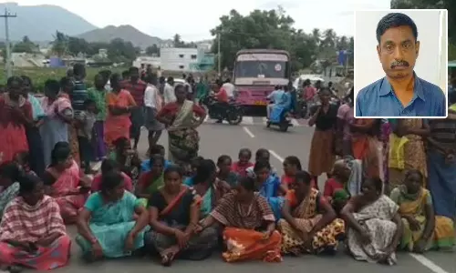 மாணவிகளை மசாஜ் செய்ய வைத்த தலைமை ஆசிரியர் போக்சோவில் கைது- சஸ்பெண்டு