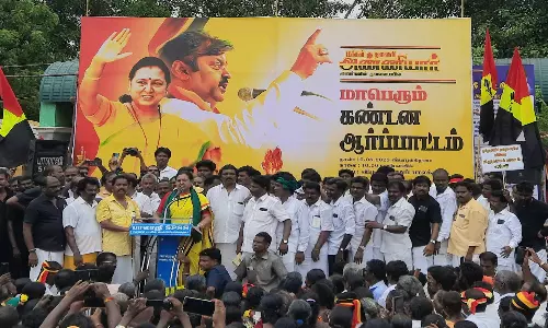 விருத்தாசலத்தை தலைமையிடமாக கொண்டு புதிய மாவட்டம் உருவாக்க வேண்டும்: பிரேமலதா விஜயகாந்த் பேச்சு