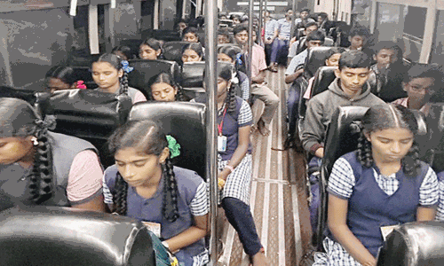 அரசு பள்ளி மாணவர்கள் 50 பேர் இஸ்ரோ விண்வெளி மையத்துக்கு பயணம்