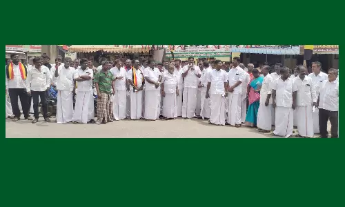 சிங்கம்புணரி, எஸ்.புதூர், திருப்பத்தூரை இணைக்ககோரி தே.மு.தி.க. ஆர்ப்பாட்டம்