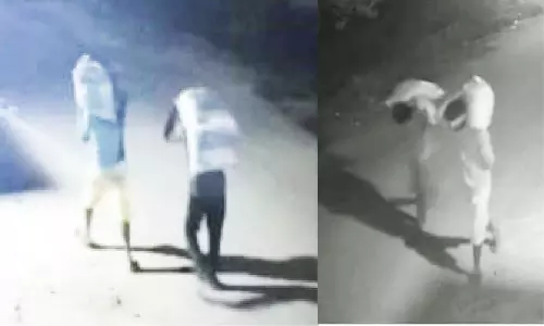 அரிசி ஆலையில் 25 மூட்டைகளை திருடி சென்ற மர்ம கும்பல்