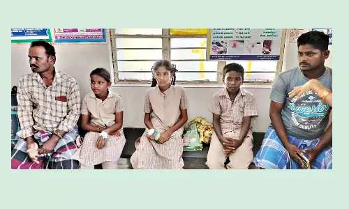 ஆட்டோ மீது இருசக்கர வாகனம் மோதல்