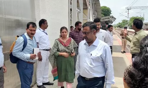 தருமபுரி ரெயில் நிலையங்களில் தென்மேற்கு கோட்ட மேலாளர் திடீர் ஆய்வு