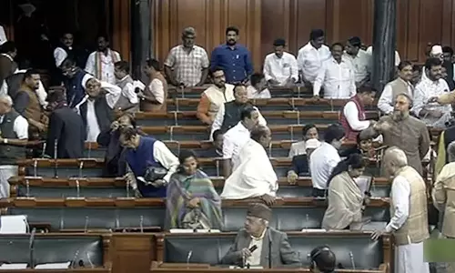 ஆதிர் ரஞ்சன் சவுத்ரி சஸ்பெண்டு செய்யப்பட்டதை கண்டித்து பாராளுமன்றத்தில் காங்கிரஸ் வெளிநடப்பு
