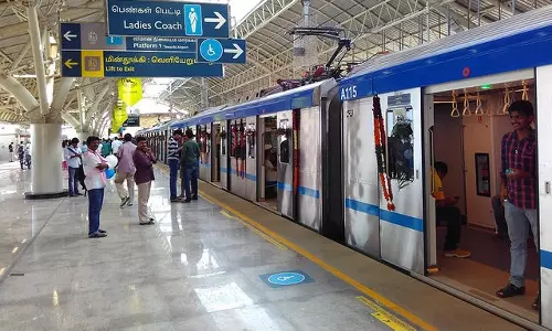 தொடர்  விடுமுறை- பயணிகளின் வசதிக்காக மெட்ரோ ரெயில் சேவை அதிகரிப்பு