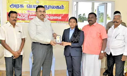 தென்காசி மேலகரத்தில் மாணவர்களுக்கு பரிசளிப்பு விழா