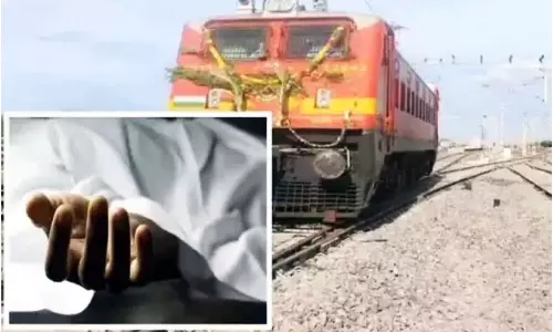 ரெயில் மோதி வாலிபர் பலி