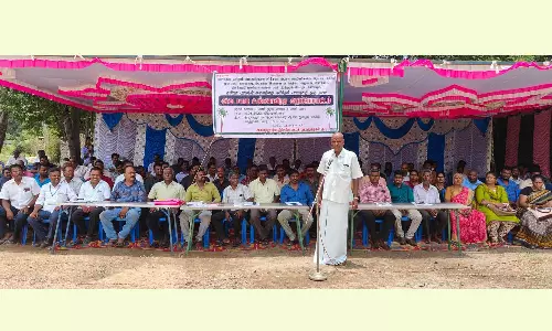 தொழில் சங்கத்தினர் உண்ணாவிரத போராட்டம்