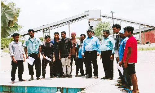 கட்டுமான நல வாரியத்தில் புலம் பெயர்ந்த தொழிலாளர்கள் பதிவு செய்யலாம்