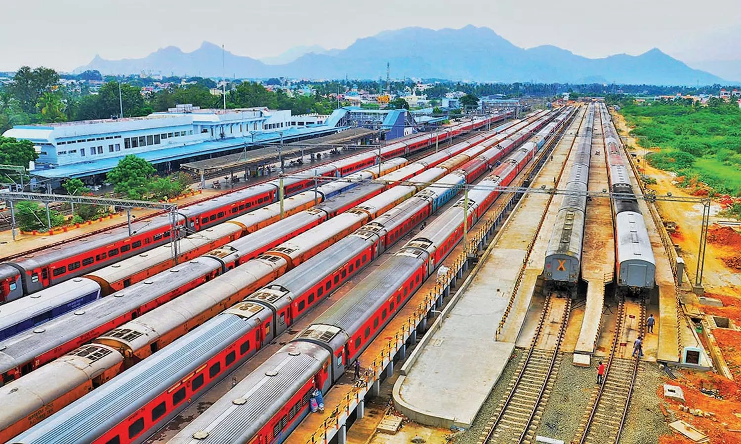 கூடுதலாக இரண்டு பிளாட்பாரங்கள் அமைக்கும் பணி விரைவில் தொடங்கப்படுமா? கூடுதலாக இரண்டு பிளாட்பாரங்கள் அமைக்கும் பணி விரைவில் தொடங்கப்படுமா?