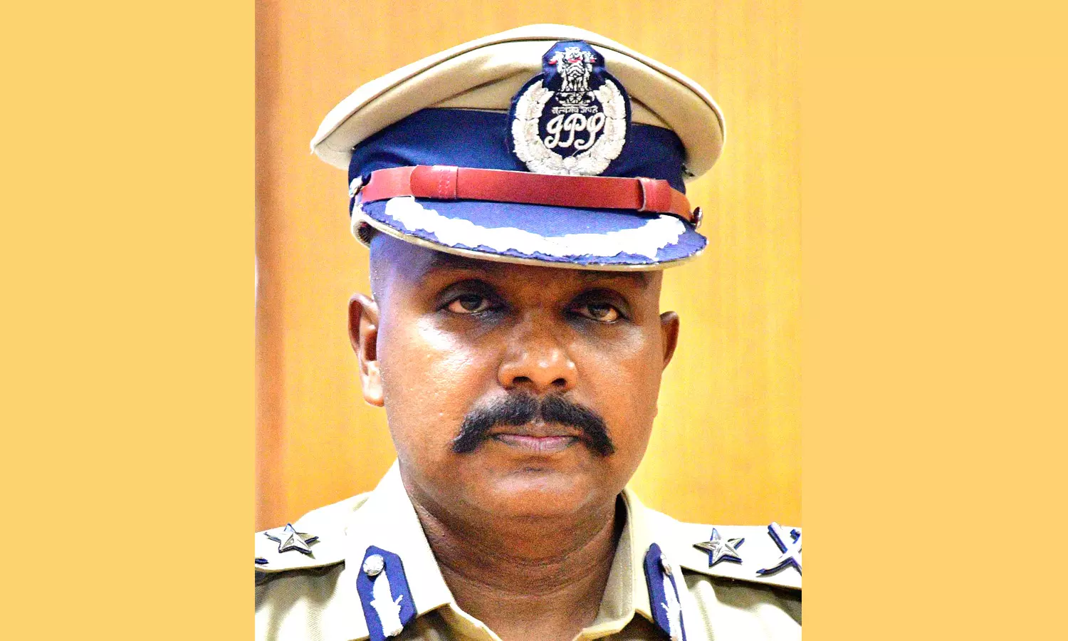 சுதந்திர தினத்தை முன்னிட்டு கோவை போலீஸ் கமிஷனர் 76 கி.மீ சைக்கிள் பயணம் சுதந்திர தினத்தை முன்னிட்டு கோவை போலீஸ் கமிஷனர் 76 கி.மீ சைக்கிள் பயணம்