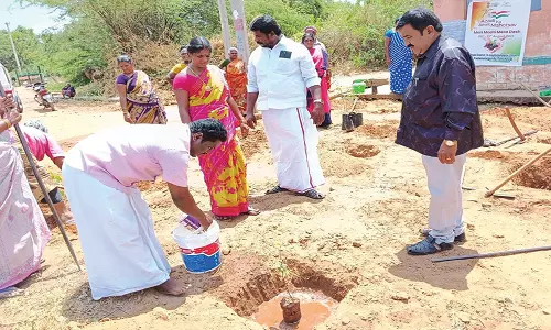 கடமலைக்குண்டு ஊராட்சியில் மரக்கன்றுகள் நடும் விழா