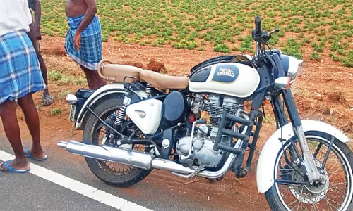 பரமத்திவேலூர் அருகே பரபரப்பு வீட்டில் புகுந்து பணம், நகை கொள்ளை