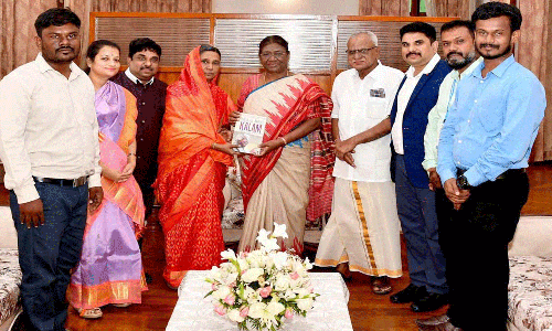 குடியரசு தலைவருடன் கலாம் குடும்பத்தினர் சந்திப்பு