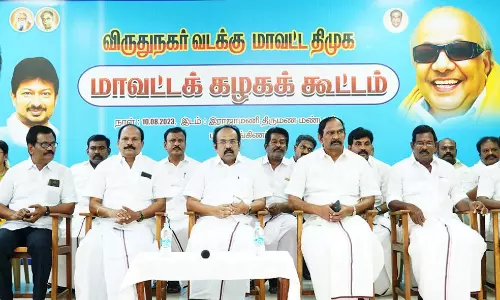 40 தொகுதிகளில் வெற்றி பெற தி.மு.க.வினர் பாடுபட வேண்டும்