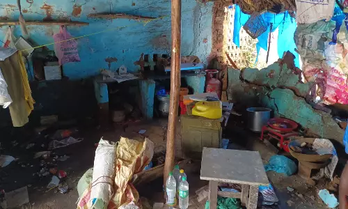 திட்டக்குடி அருகே நள்ளிரவில் இடிந்து விழுந்த கூரை வீட்டின் மதில்சுவர்