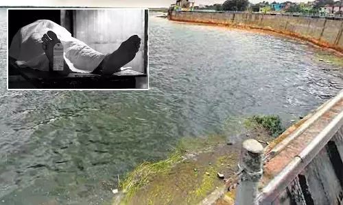 புழல் ஏரியில் வாலிபர் உடல்- அடித்துக் கொலையா?