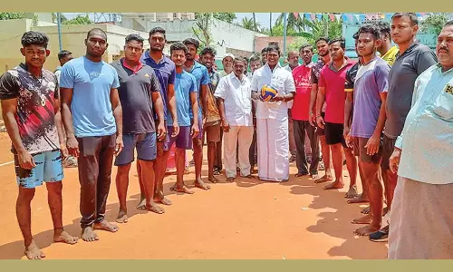 கூடப்பாக்கத்தில் ஈஷா புத்துணர்வு வாலிபால் போட்டி