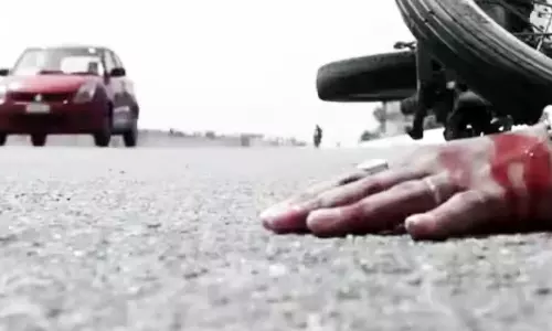 பஸ்சில் தொங்கியபடி பயணம் செய்த மாணவன் தவறி விழுந்து சாவு