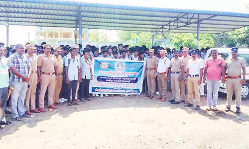 போதை ஒழிப்பு விழிப்புணர்வு மனிதசங்கிலி பேரணி