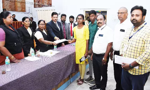 விபத்தில் இறந்த பெண் சப்-இன்ஸ்பெக்டர் குடும்பத்திற்கு ரூ.72 லட்சம் இழப்பீட்டு