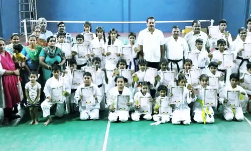 கராத்தே போட்டிகளில், சாதனை படைத்த ஓசூர் பள்ளி மாணவர்கள்