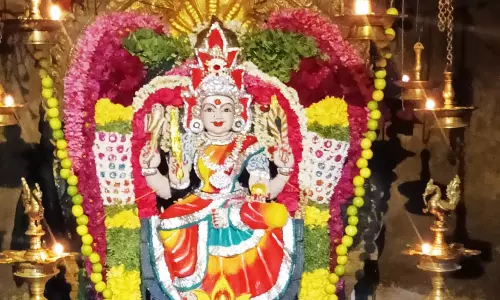 ஆடி கடைசி வெள்ளியை யொட்டி அம்மன் கோவில்களில் சிறப்பு பூஜை