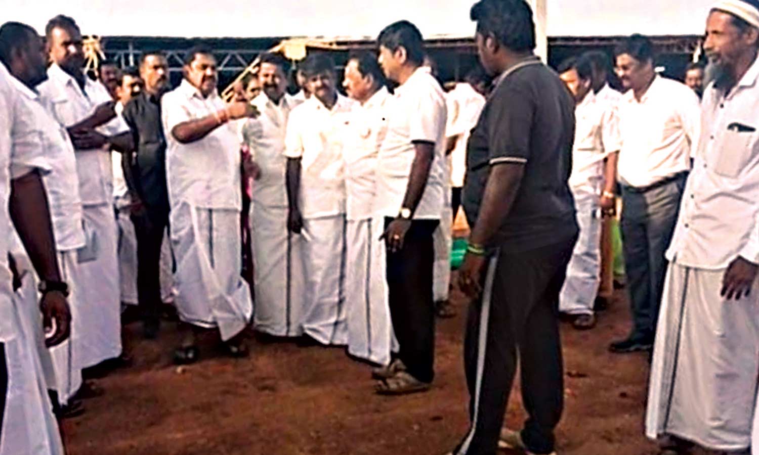 மதுரையில் வருகிற 20-ந்தேதி நடைபெறும் அ.தி.மு.க. மாநாட்டு திடலை எடப்பாடி பழனிசாமி ஆய்வு