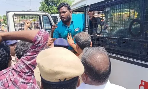 சாலை மறியலில் ஈடுபட முயன்ற இந்து முன்னணியினர்  கைது