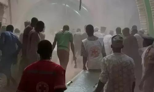 நைஜீரியாவில் மசூதி இடிந்து 7 பேர் பலி- 23 பேர் படுகாயம்