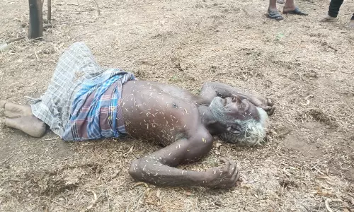 ஆற்றில் மிதந்த முதியவர் பிணம்