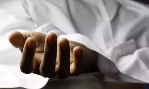 திருமணமாகி 3½ வருடங்கள் ஆனநிலையில் இளம்பெண் தீக்குளித்து பலி- தந்தை போலீசில் புகார்