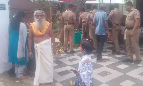 உண்ணாமலைகடையில் கோவிலில் திருவிழா நடத்த எதிர்ப்பு - போலீஸ் குவிப்பு