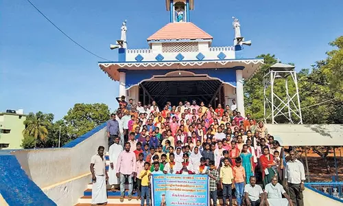சாத்தான்குளம் அருகே கத்தோலிக்க கிறிஸ்தவர்கள் மழை வேண்டி நடை பயணம்