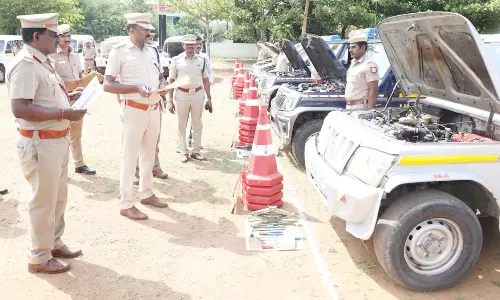 போலீஸ் நிலையங்களில்  பதிவு செய்யப்படும் வழக்குகளில் குற்றவாளிகளை உடனே கைது செய்ய வேண்டும்- எஸ்.பி. உத்தரவு