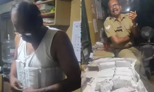 சினிமா பாணியில் நடந்த ருசிகரம்: சட்டையில் தனி பாக்கெட்டுகள் அமைத்து ரூ.24¾ லட்சம் கடத்திய முதியவர் கைது