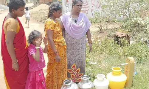 மாளந்தூர் கிராமத்தில் குறைந்த மின் அழுத்தத்தால் ஒரு மாத காலமாக குடிநீர் சப்ளை பாதிப்பு