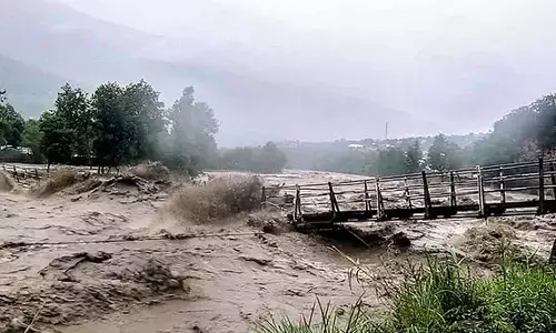 கனமழை எதிரொலி -  இமாச்சல பிரதேசத்தில் பள்ளி, கல்லூரிகளுக்கு நாளை விடுமுறை