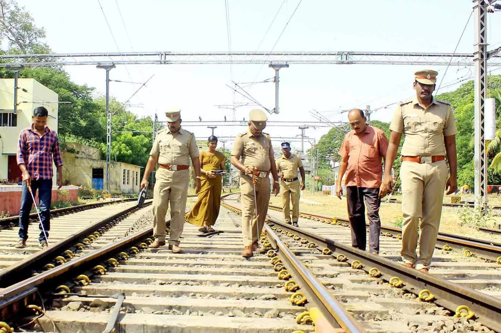 நாளை சுதந்திர தின விழா கொண்டாட்டம் : போலீஸ் கட்டுப்பாட்டில் பாளை வ.உ.சி. மைதானம் நாளை சுதந்திர தின விழா கொண்டாட்டம் : போலீஸ் கட்டுப்பாட்டில் பாளை வ.உ.சி. மைதானம்