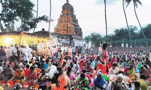 கூடலூர் ஈஸ்வரன் கோவிலில் 1008 விளக்கு பூஜை வழிபாடு