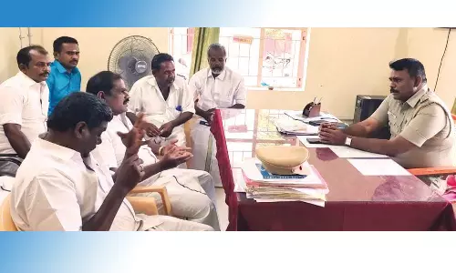 சி.சி.டி.வி. கேமரா அமைப்பது குறித்து போலீஸ் நிலையத்தில் ஆலோசனை