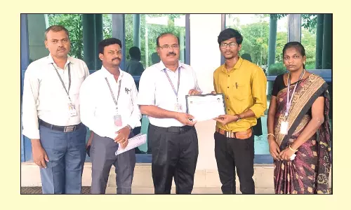 மாவட்ட அளவில் நடந்த போட்டியில் பி.எஸ்.ஆர்.கல்லூரி மாணவன் சாதனை