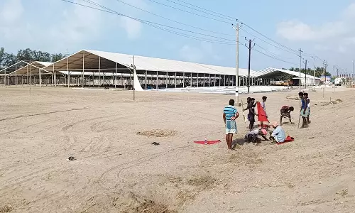 முதல்-அமைச்சர் பங்கேற்பு: மண்டபத்தில் விழா பந்தல்-மேடை அமைக்கும் பணிகள் தீவிரம்