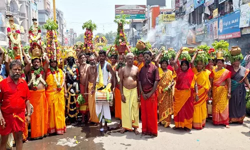 கள்ளக்குறிச்சி பத்திரகாளி அம்மனுக்கு பால்குட ஊர்வலம்: திரளான பக்தர்கள் பங்கேற்பு