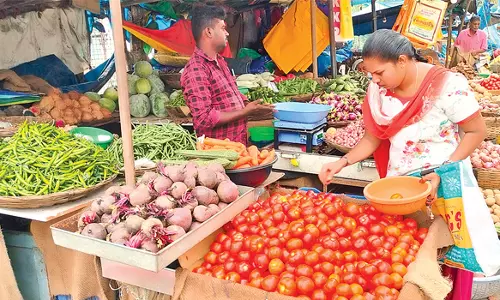 சேலம் மார்க்கெட்டுகளில் தக்காளி விலை 80 ரூபாயாக உயர்வு