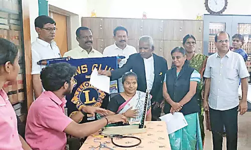 பல்லடம் நீதிமன்ற வளாகத்தில் இலவச மருத்துவ முகாம்