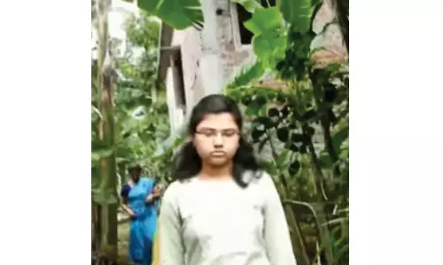 நீட் தேர்வில் வெற்றி பெற்றும் மருத்துவ கல்லூரியில் சேர முடியாமல் தவிக்கும் மாணவி