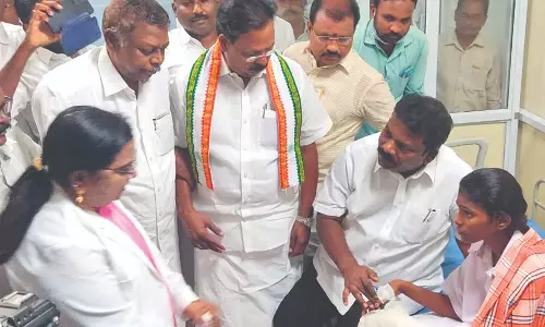 பள்ளிகளில் மாணவர்கள் உறுதிமொழி எடுத்துக்கொள்ள அரசு உத்தரவிட வேண்டும்- செல்வப்பெருந்தகை