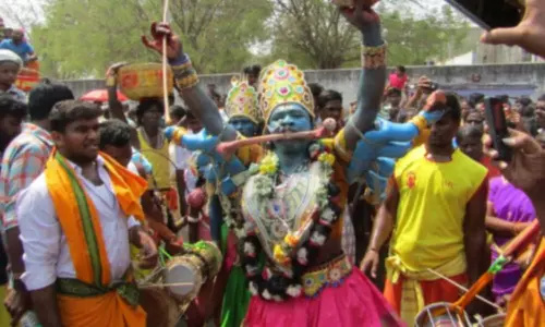 அருள்வாக்கு வராத அருளாளர்களின் நாவினில் அலகு