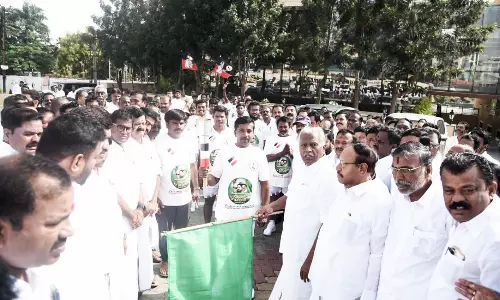 அ.தி.மு.க. மாநாட்டையொட்டி ஓசூரிலிருந்து, வெற்றி ஜோதிதொடர் ஓட்டம்